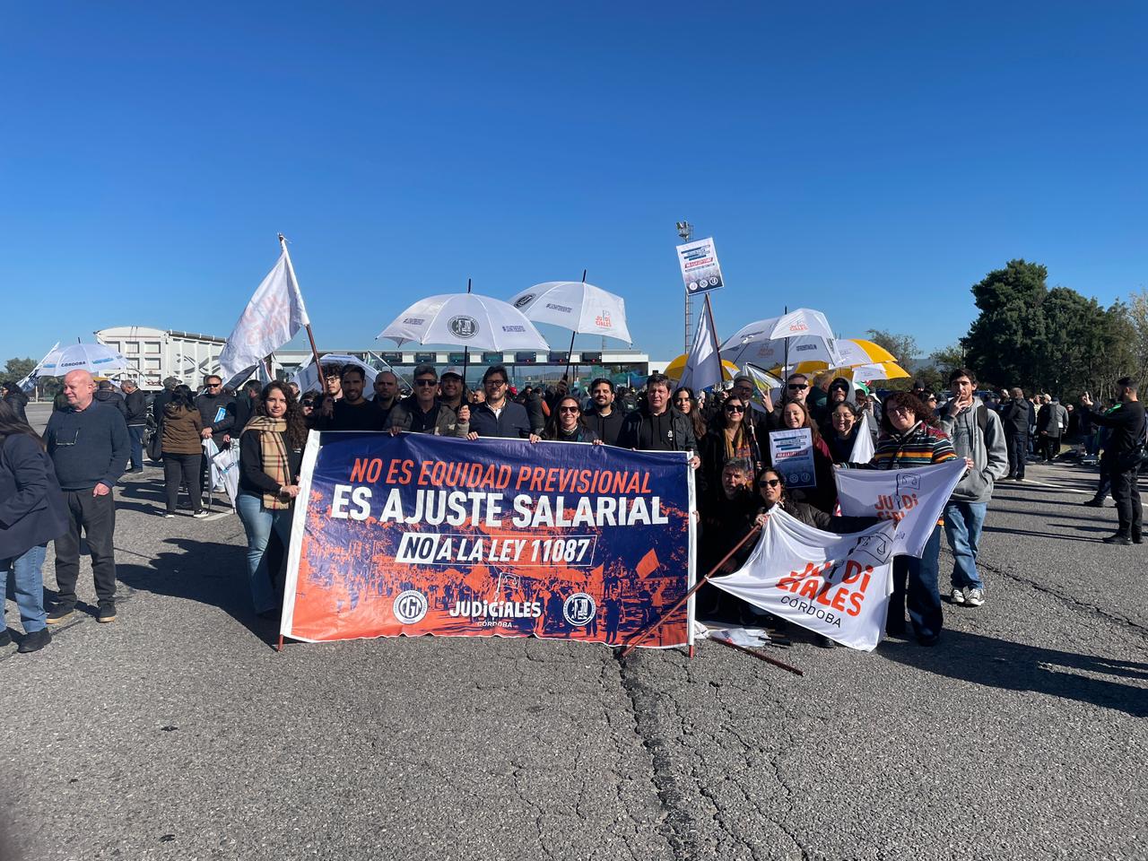 Contra la ley 11087, el conjunto de los gremios aportantes a la Caja de ...